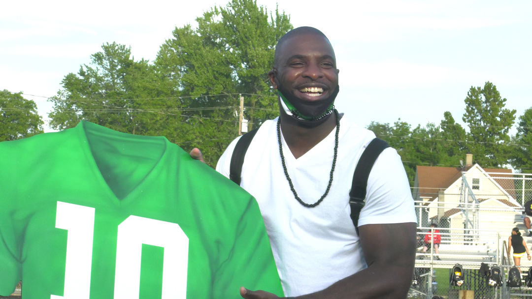 Bernard Pollard's #10 becomes first retired by South Side