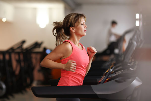 Cardio comparison: Stationary bike vs treadmill 