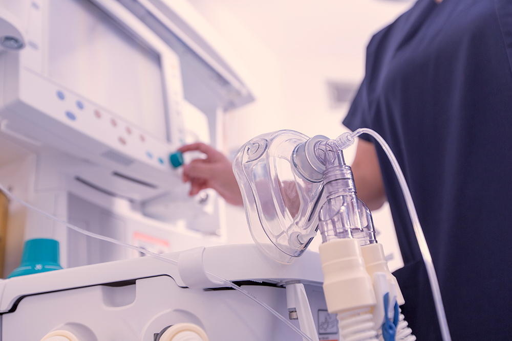 phlebotomist preparing for blood draw