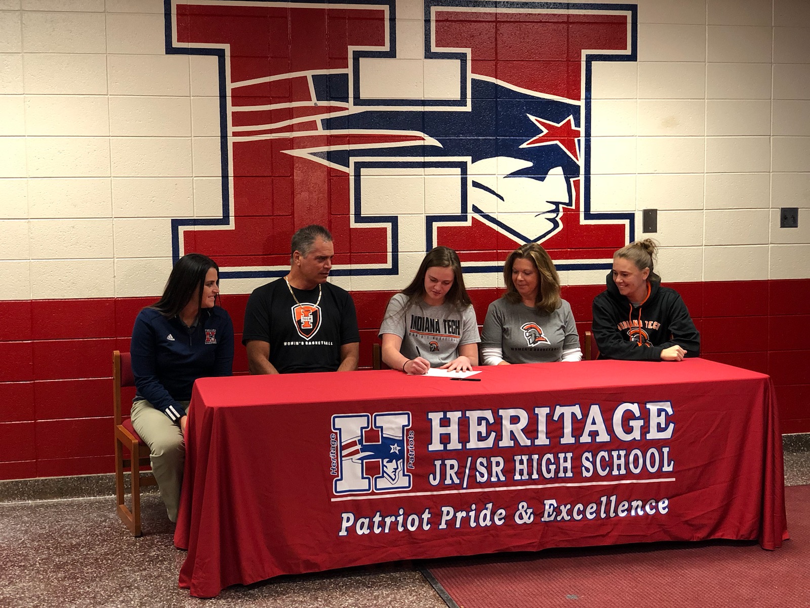 Heritage's Bree Dossen signs with Indiana Tech women's basketball
