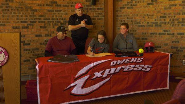 Concordia's Perez signs with Owens softball